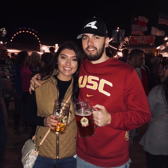 Meet your Posher, Hunter - Picture 1 of 1